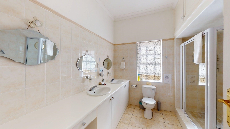 8 Bedroom Property for Sale in Summerstrand Eastern Cape